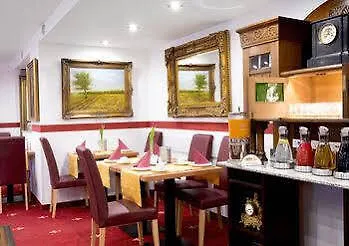 Tiptop Hotel Burgschmiet Garni Norimberk 3*,